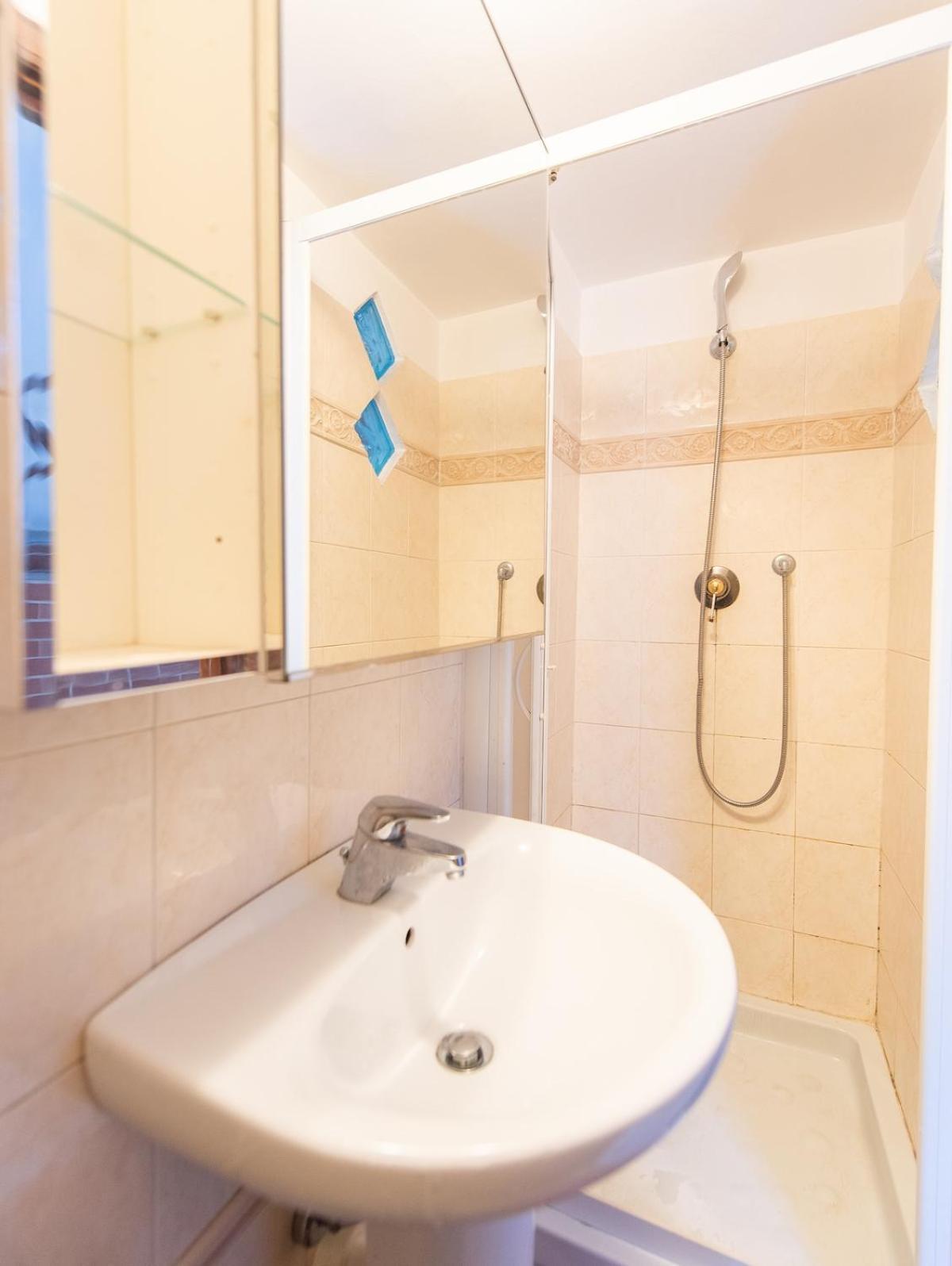 Modern And Serviced Apartment *